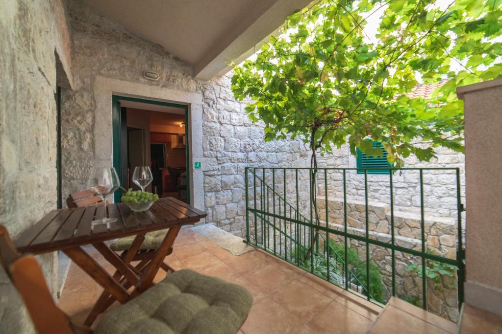 Balkón alebo terasa v ubytovaní Holiday Home Škeljo