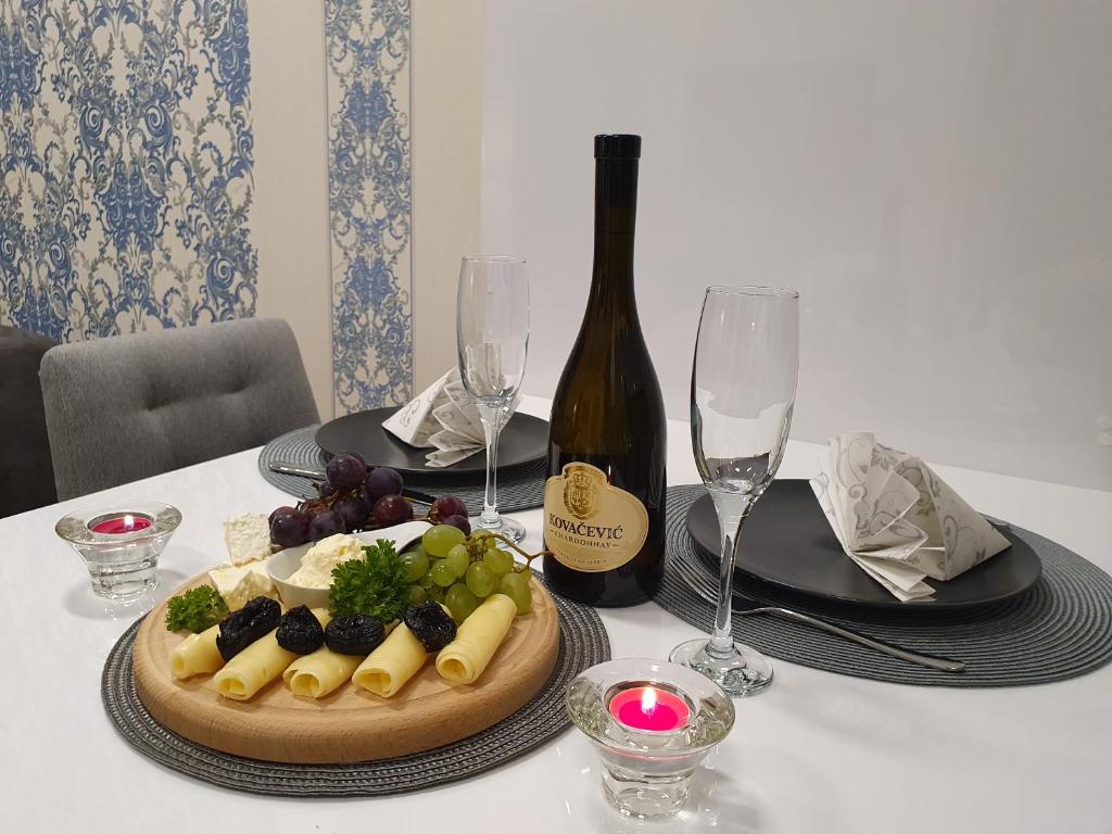 Jídlo v aparthotelu nebo okolí