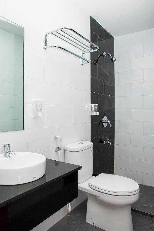 Koupelna v ubytování DeMira Hotel