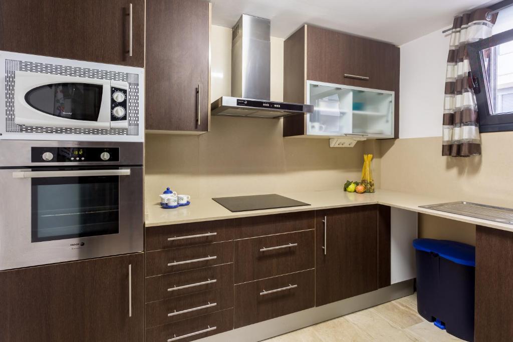Kuchyňa alebo kuchynka v ubytovaní Hauzify I Apartament Altamira