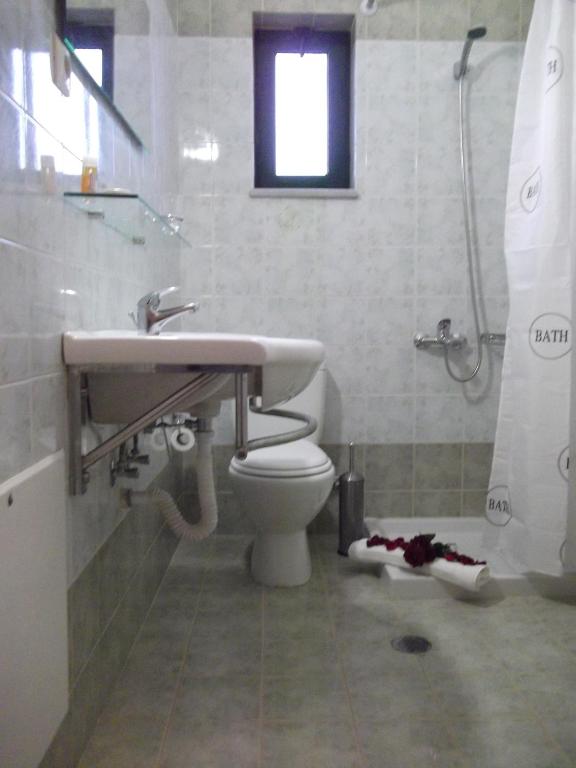 Kúpeľňa v ubytovaní Kritamos Beach Apartments