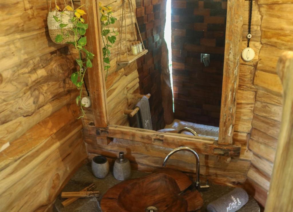 Roots Tree House - 7