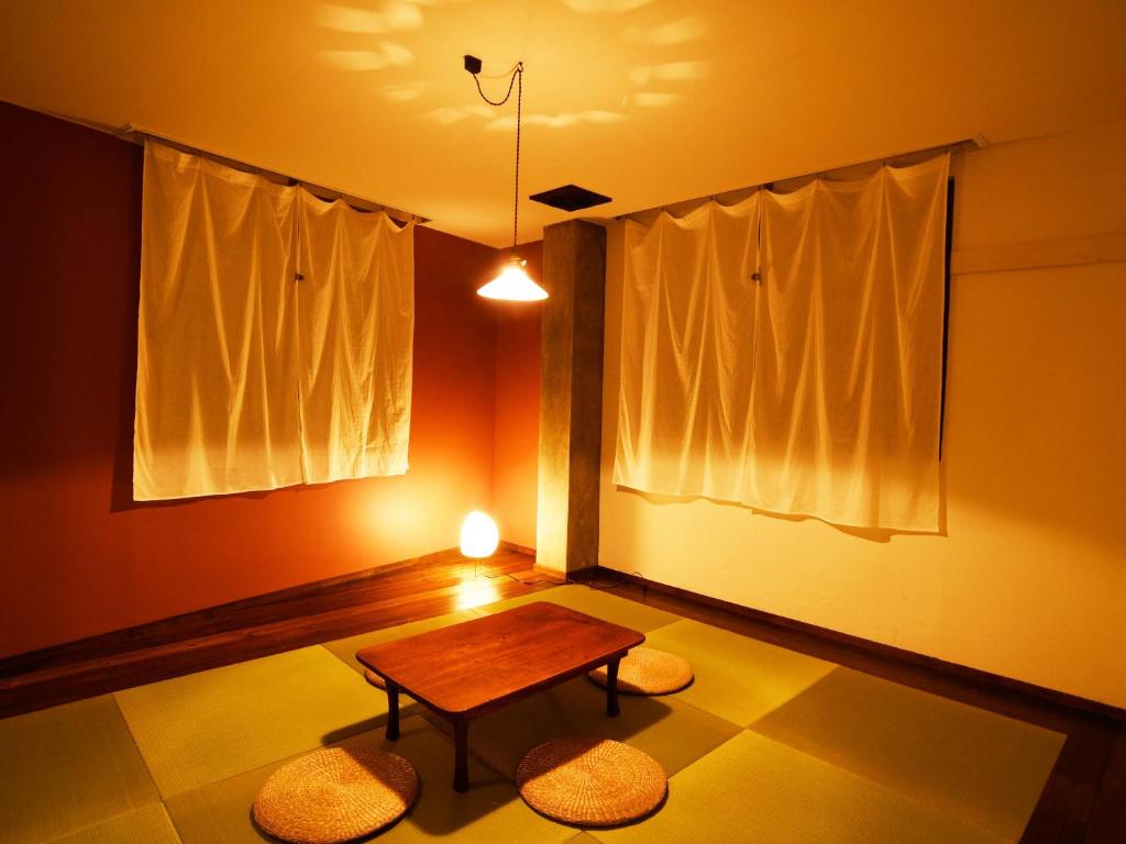 Posezení v ubytování Bacchus Kofu Guesthouse