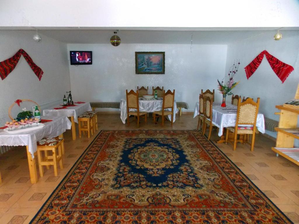 Restaurace v ubytování Pensiunea Paradiso