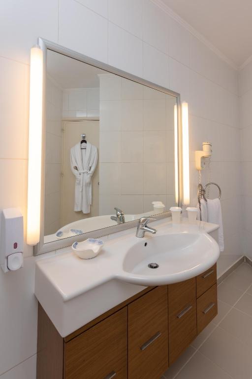 Anissa Beach Hotel