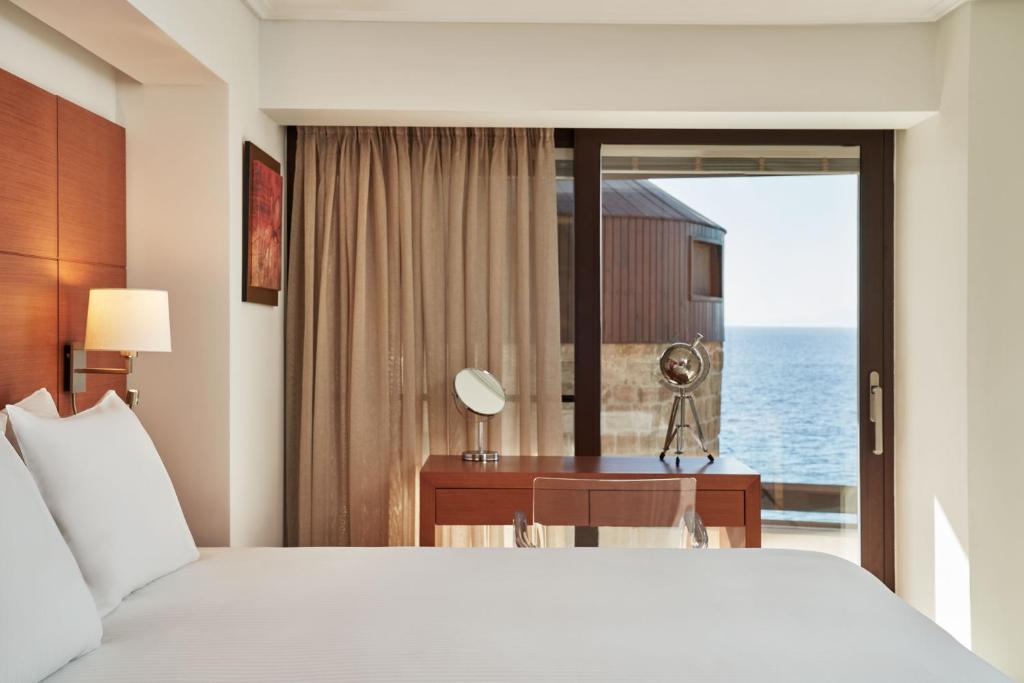 Bellevue On The Beach Suites - 13