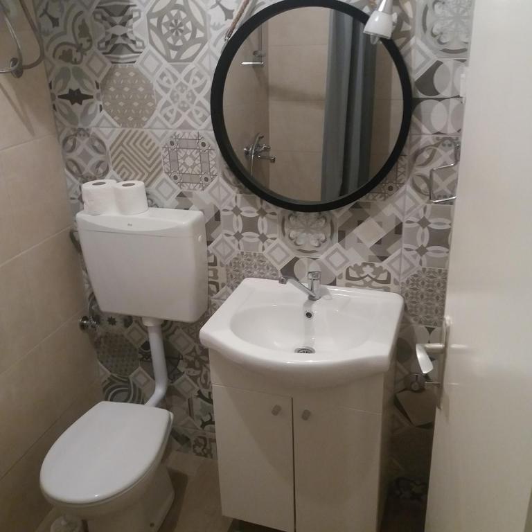 Koupelna v ubytování Apartments Danijela