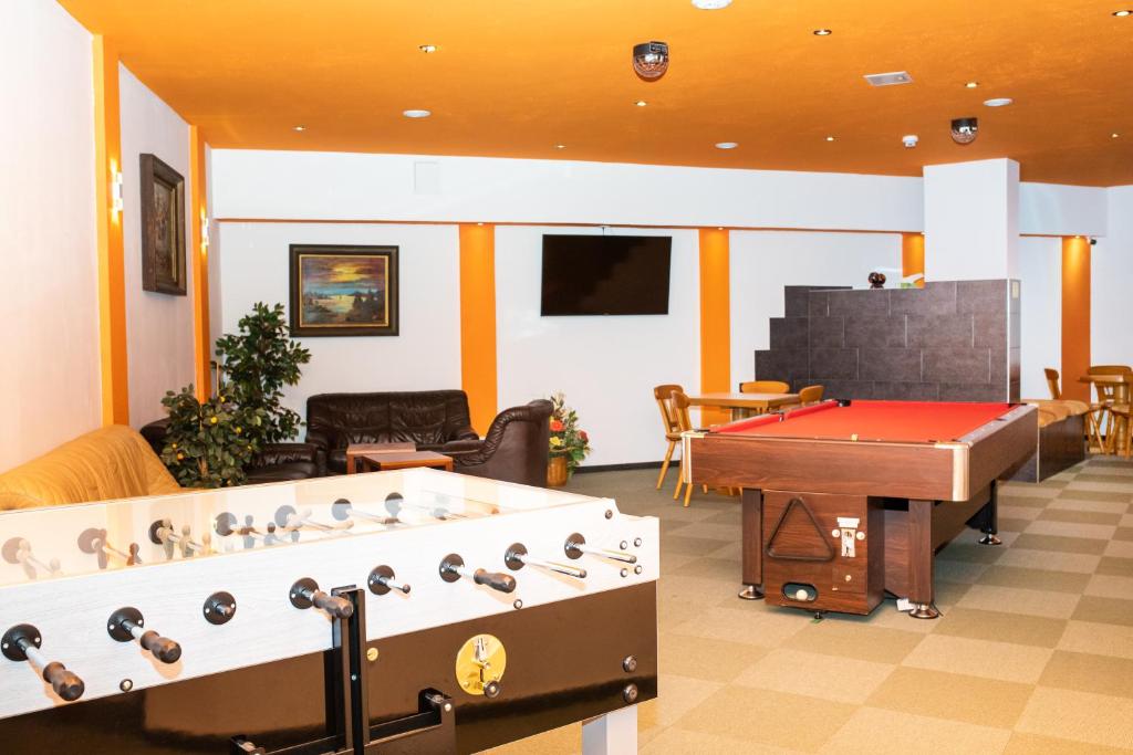 TV a/nebo společenská místnost v ubytování Erlebnishotel Kärnten-Mölltal 3 Stern Superior