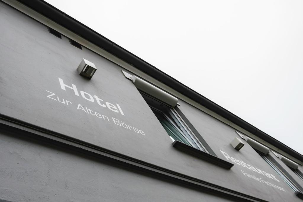 Certifikát, hodnocení, plakát nebo jiný dokument vystavený v ubytování Hotel Zur Alten Börse