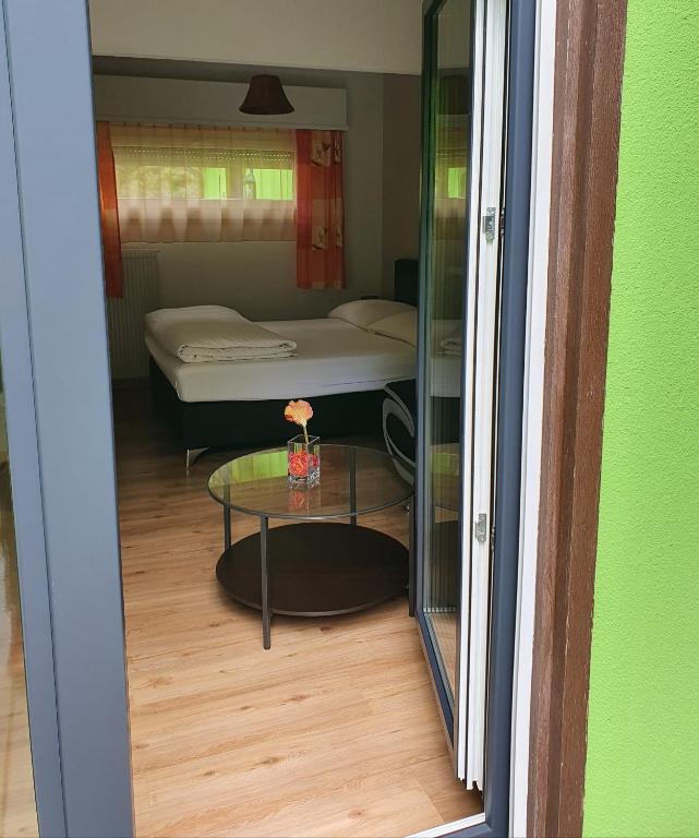 Voodi või voodid majutusasutuse Motel - Hôtel "Inter-Alp" à St-Maurice toas