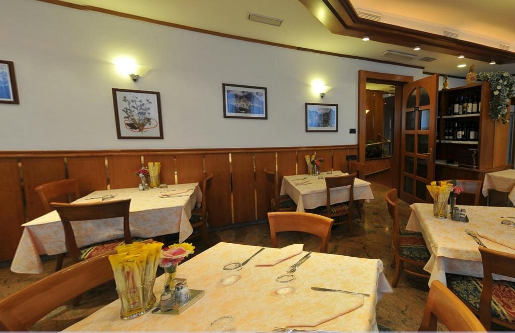 Restaurace v ubytování Hotel Vela