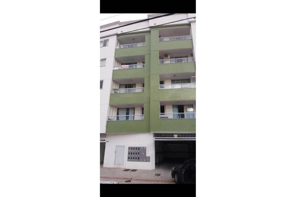 O edifício onde o apartamento está situado