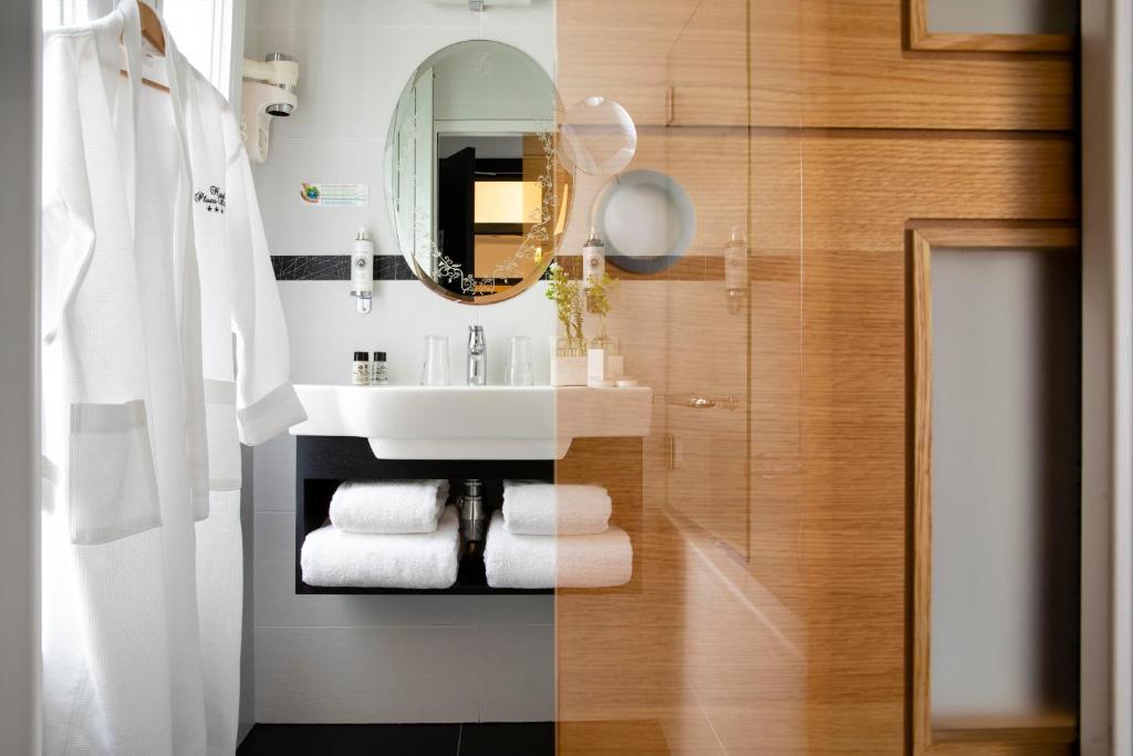 Hotel Plaza Elysées - Resim 4