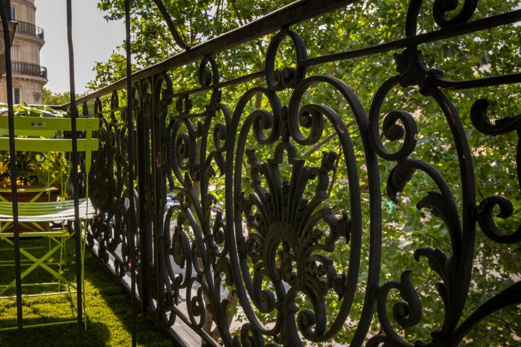 Hotel Plaza Elysées - Resim 35