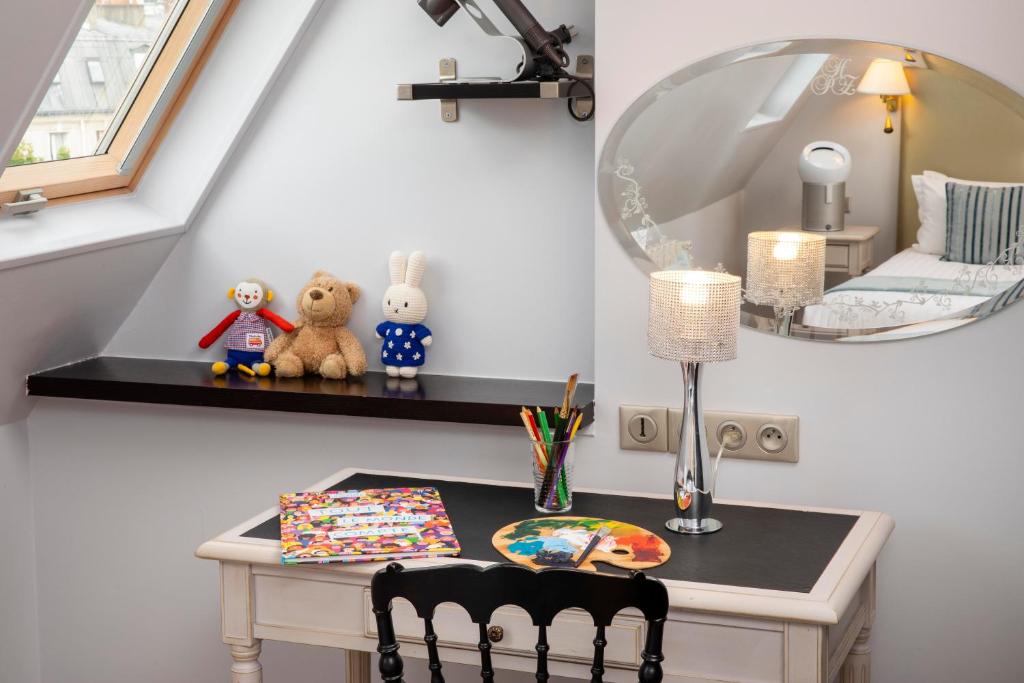 Hotel Plaza Elysées - Resim 13