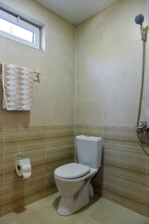 Gold Guest House - Triple Room With Private Bathroom