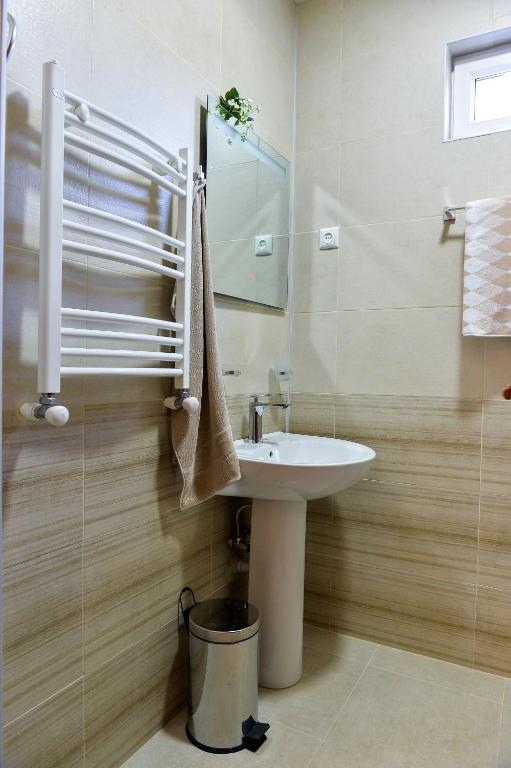 Gold Guest House - Deluxe Double Room With Balcony