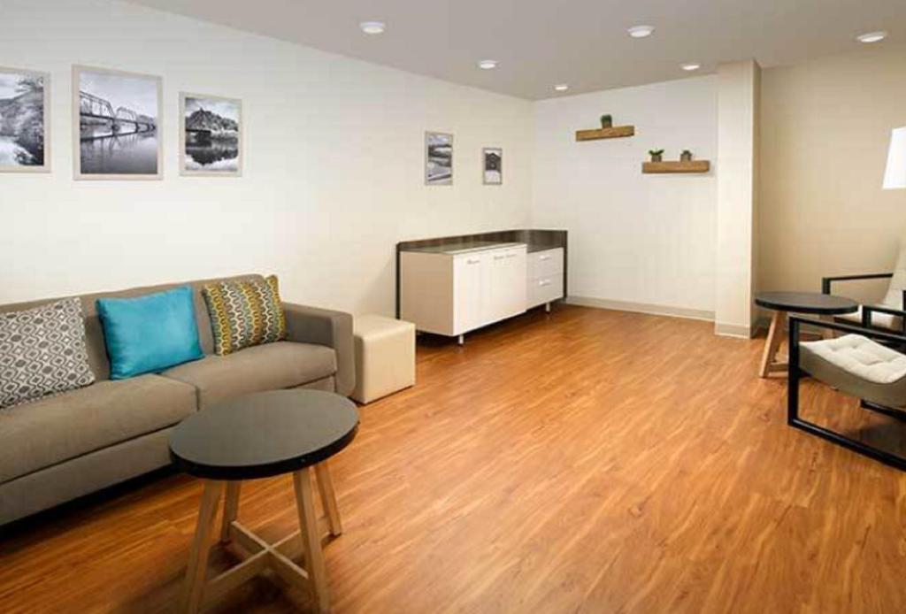 WoodSpring Suites Allentown photo