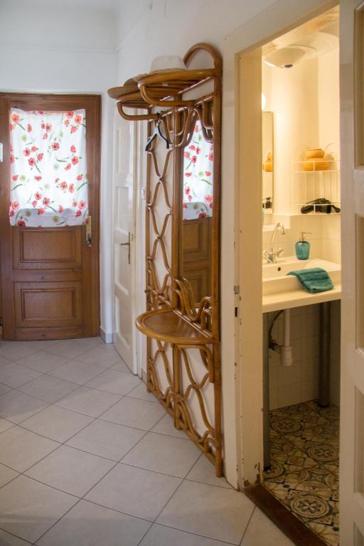 Kúpeľňa v ubytovaní Poppy Flower Apartment