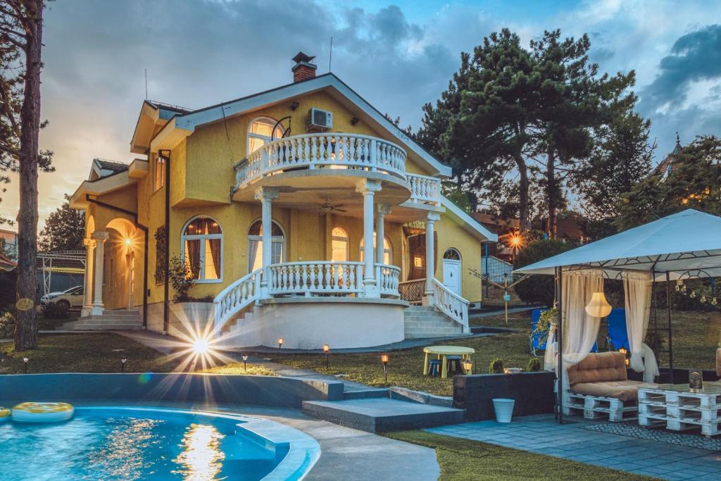 Bazén v ubytování Prenociste Dunav 97 K3 nebo v jeho okolí