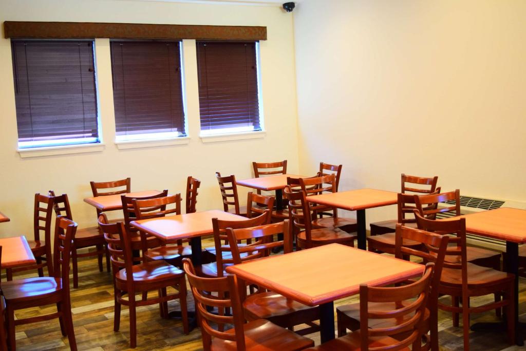 Restaurace v ubytování SureStay Hotel by Best Western Wenatchee