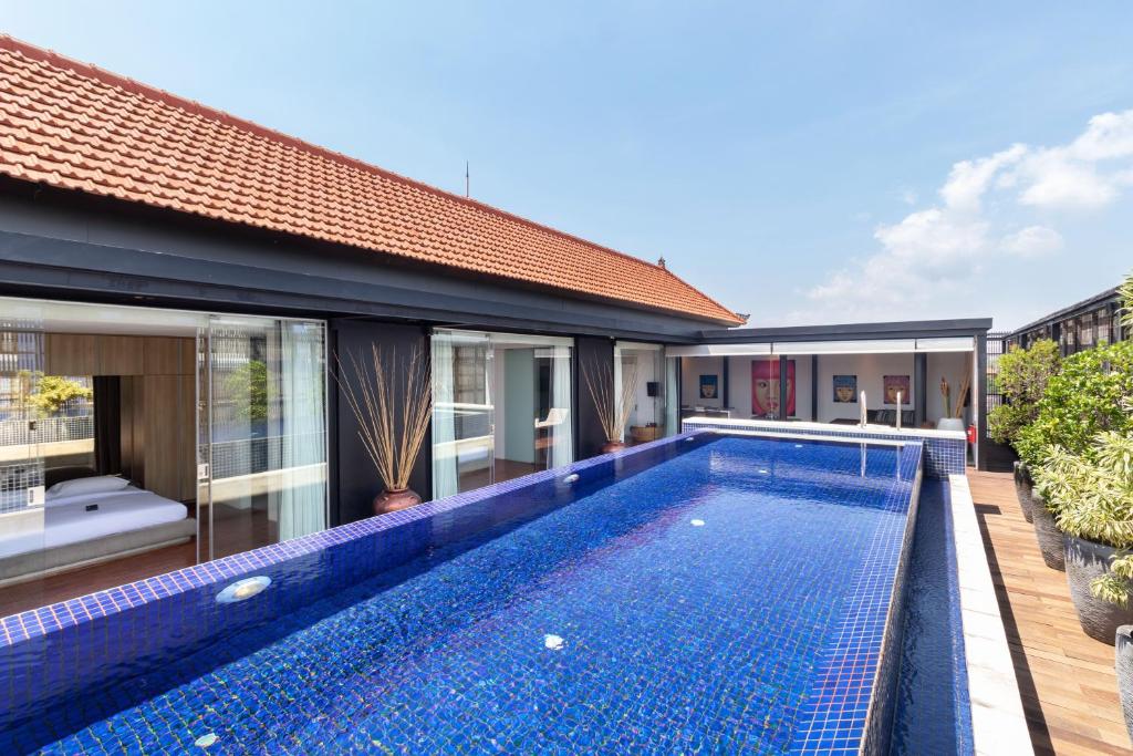 One Eleven - Three-Bedroom Apartment