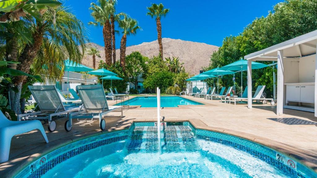 Bazén v ubytování BelleVue Oasis - Adults Only nebo v jeho okolí