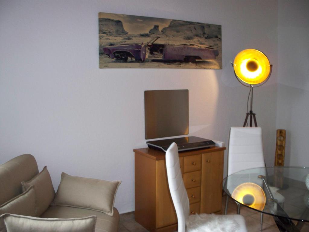 2 Raum Wohnung - Appartement - Begane Grond