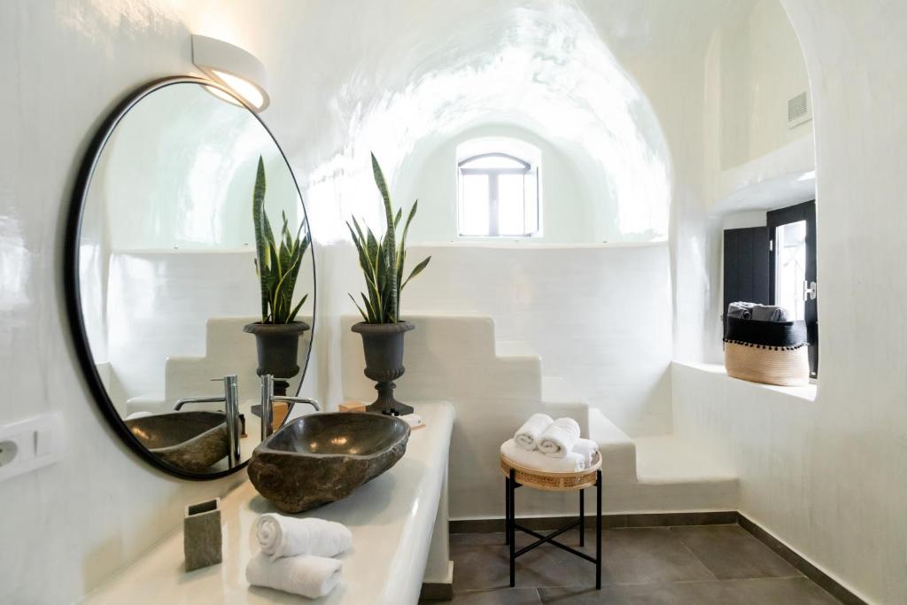 Doukas Caldera Suites - 19