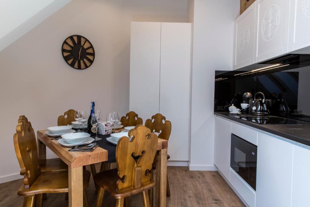 Kuchyňa alebo kuchynka v ubytovaní VIP Apartamenty ROYAL SPA
