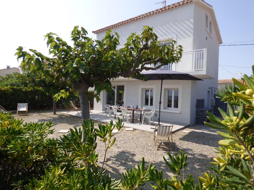 Zahrada ubytování Villa T5 climatisée - Front de Mer - Narbonne Plage