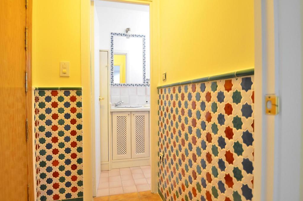 Zoom to the Nazarit Palace, Parking & Centrical, Granada ...