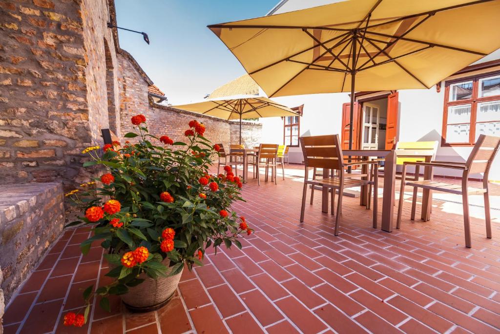 Domus Peregrini Apartmanok - Resim 17