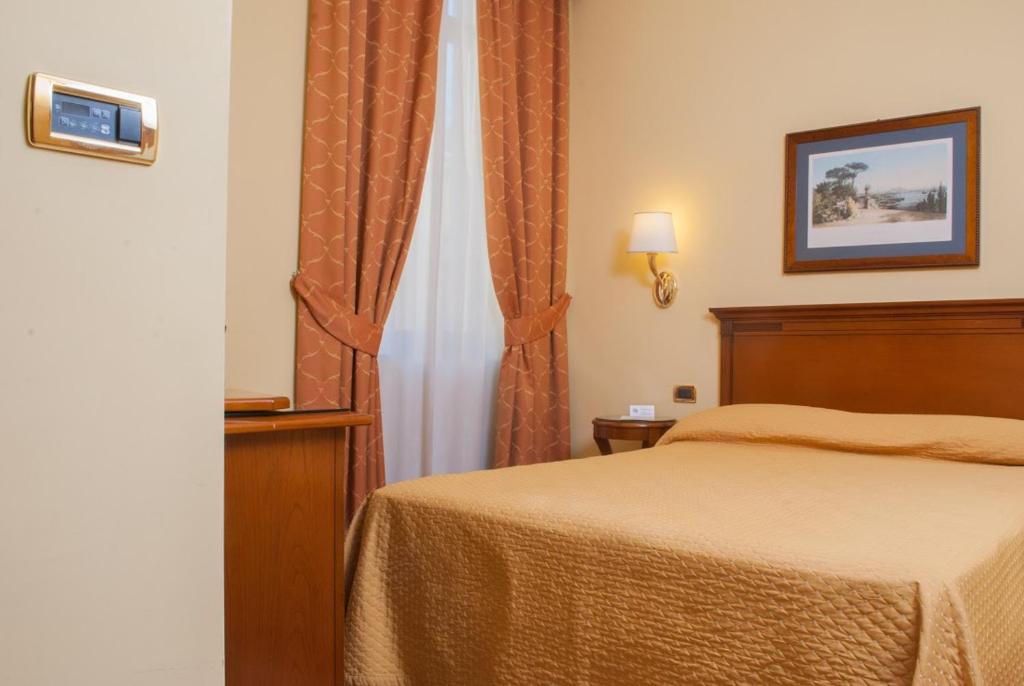 Le Cheminée Business Hotel Napoli - Resim 8