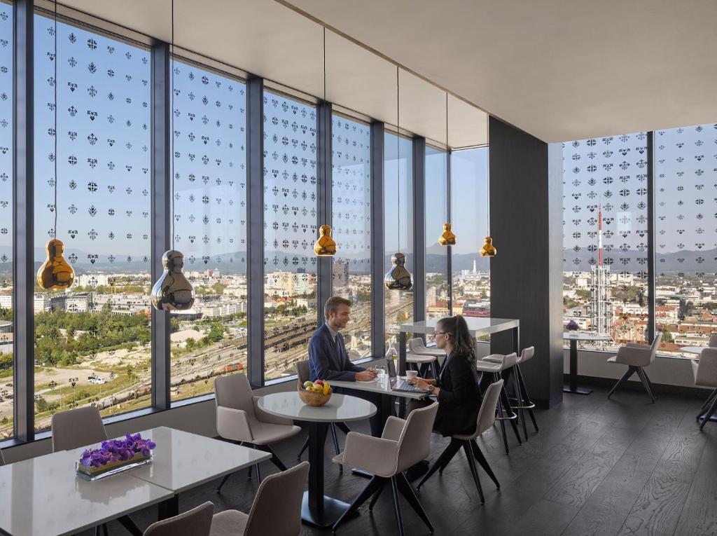 Posezení v ubytování InterContinental - Ljubljana by IHG