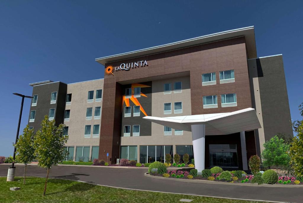 an office building with an amazon sign on it at La Quinta Inn & Suites by Wyndham Holbrook Petrified Forest in Holbrook