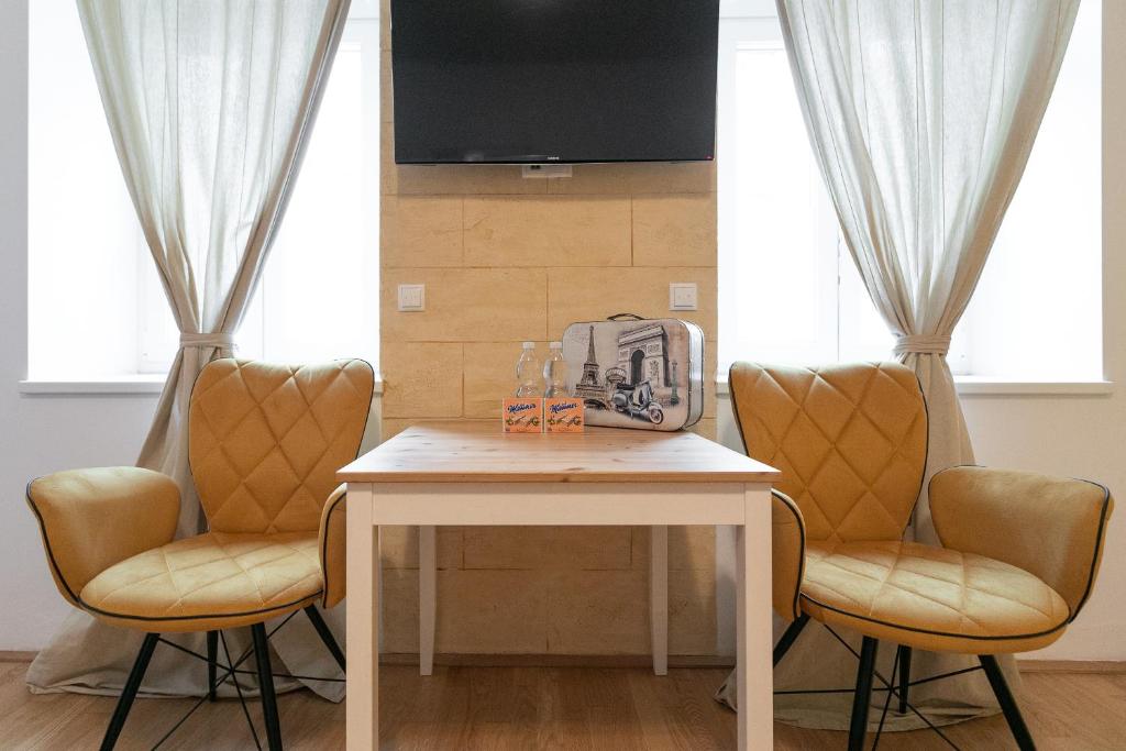 Część wypoczynkowa w obiekcie Apartment, modern und neu renoviert