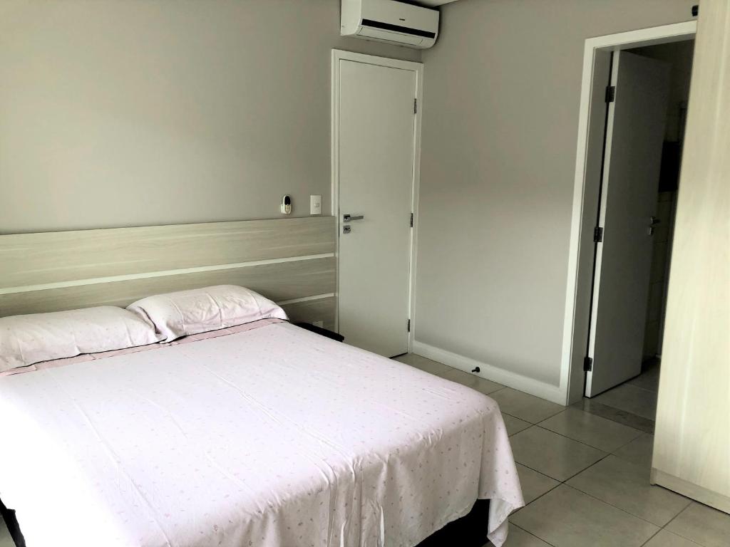  Cobertura completa com mesa de Sinuca e Jacuzzi