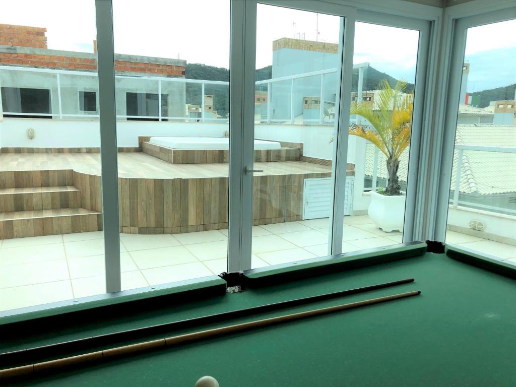  Cobertura completa com mesa de Sinuca e Jacuzzi