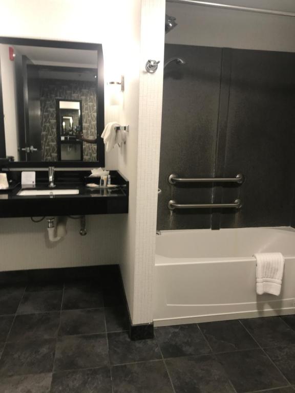 Comfort Suites Williamsburg Historic Area photo