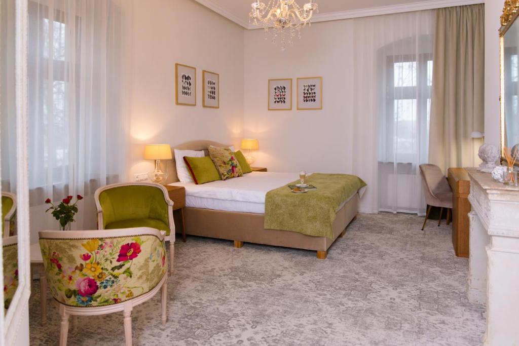 Pałac Mojęcice - 1