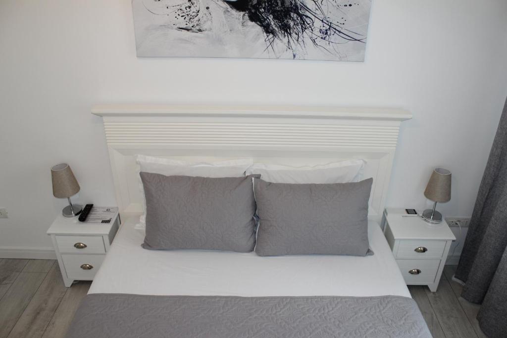 Luxury City Center Apartment – Romana - Deluxe King Room