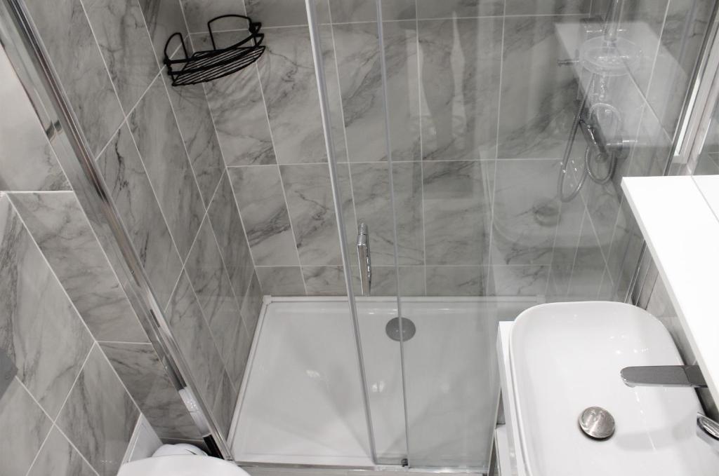 Luxury City Center Apartment – Romana - Resim 45