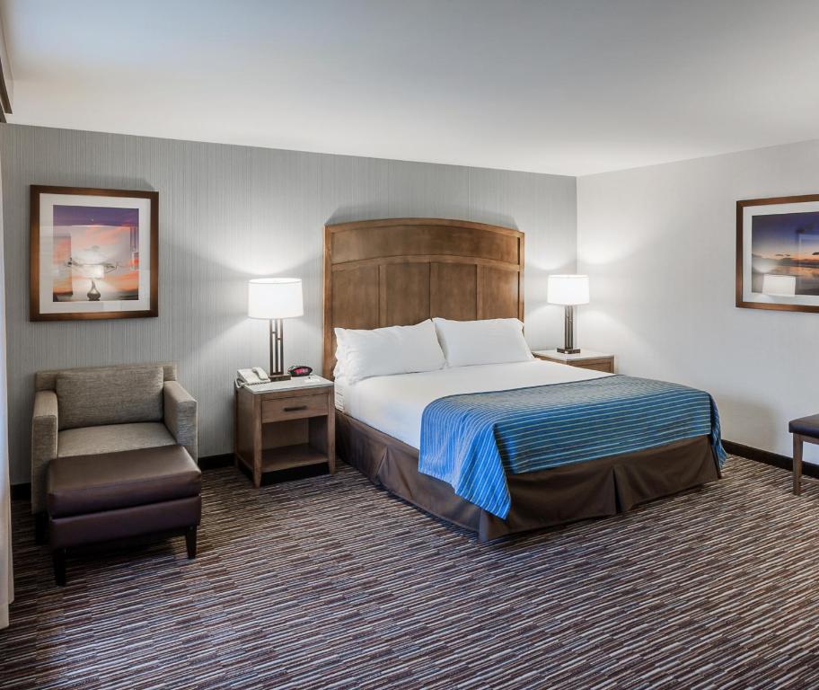 Holiday Inn Express & Suites Carpinteria by IHG - King Room - Mobility Access/Hearing Accessible