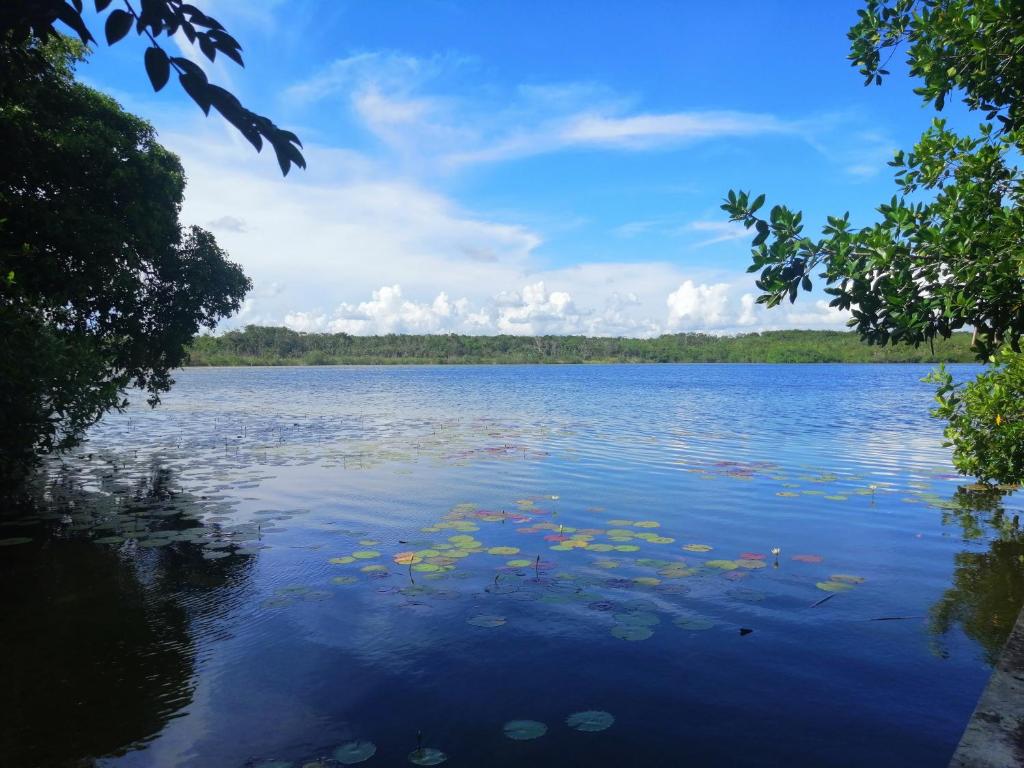 Turística laguna encantada