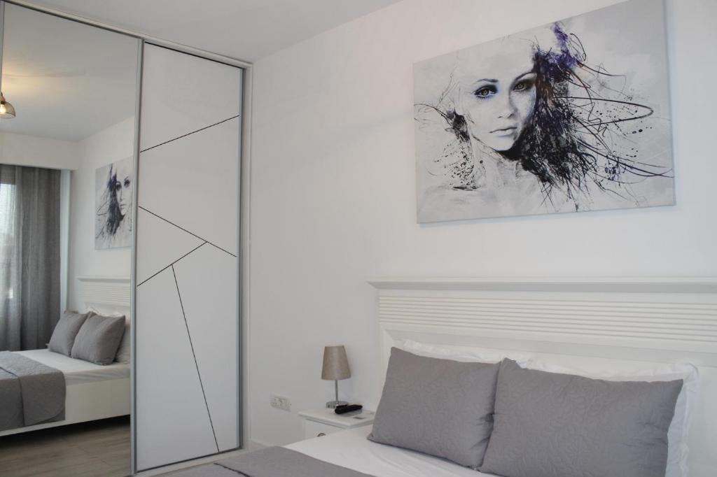 Luxury City Center Apartment – Romana - Resim 23