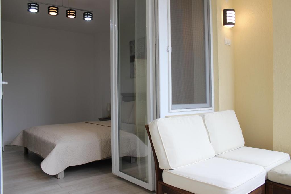 Luxury City Center Apartment – Romana - Resim 16