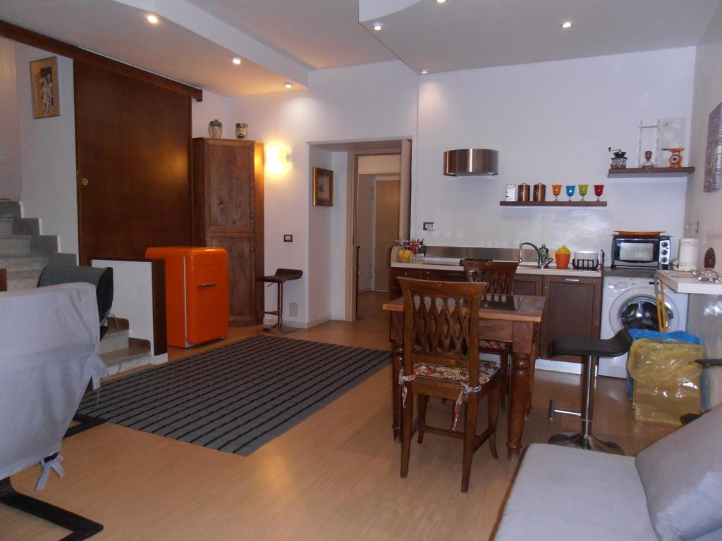 La Residenza Napoli Chiaia short let Apartment Superior Via Chiaia 82 - 9