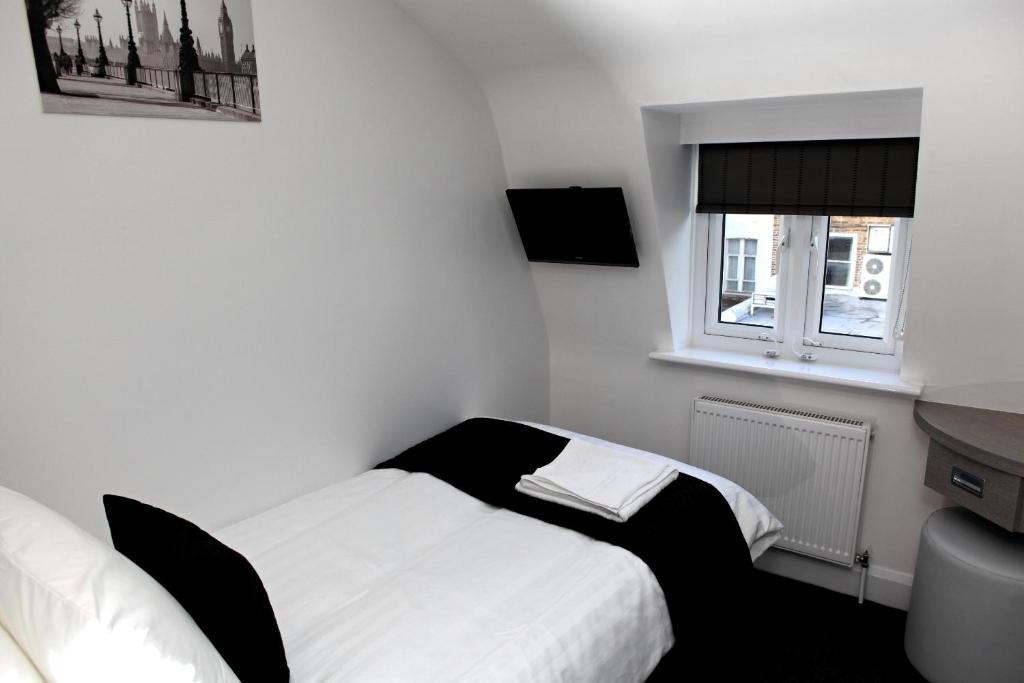 The Omega Hotel - Resim 39