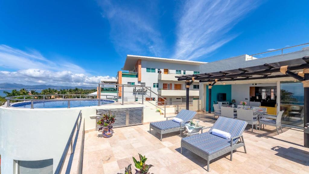 Nitta 2 bedroom Fantastic ocean Views with dipping pool and huge Deck